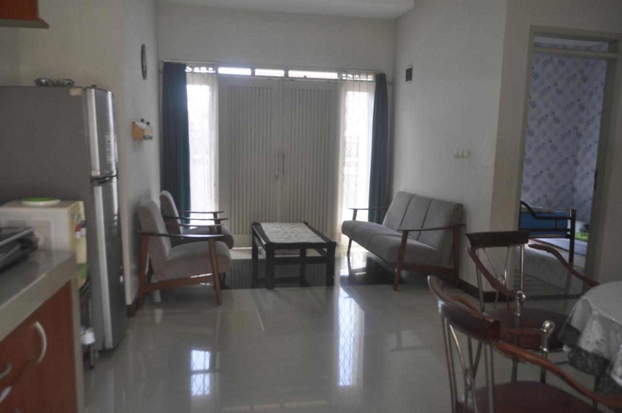 Dallil Putra Villa Lembang Exterior photo